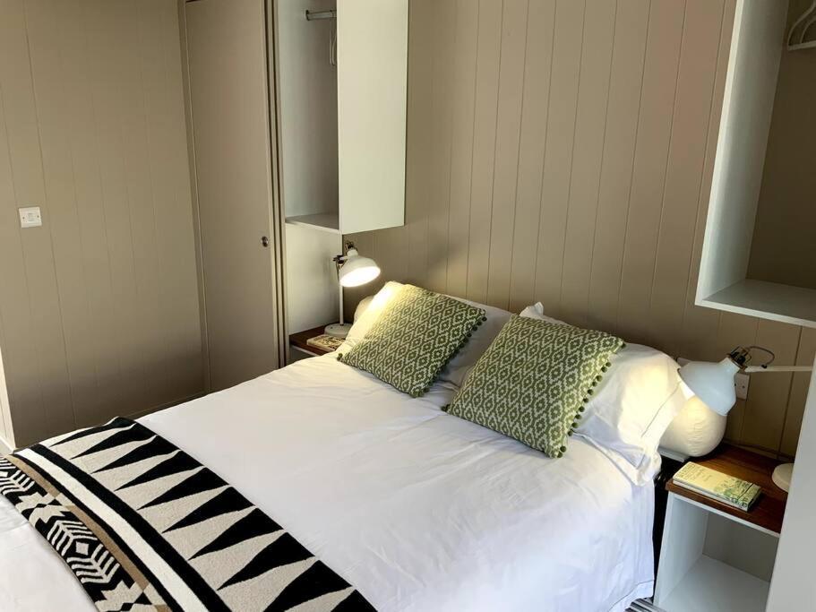 Cabin Retreat In The Heart Of Warwick. Ворик Екстер'єр фото